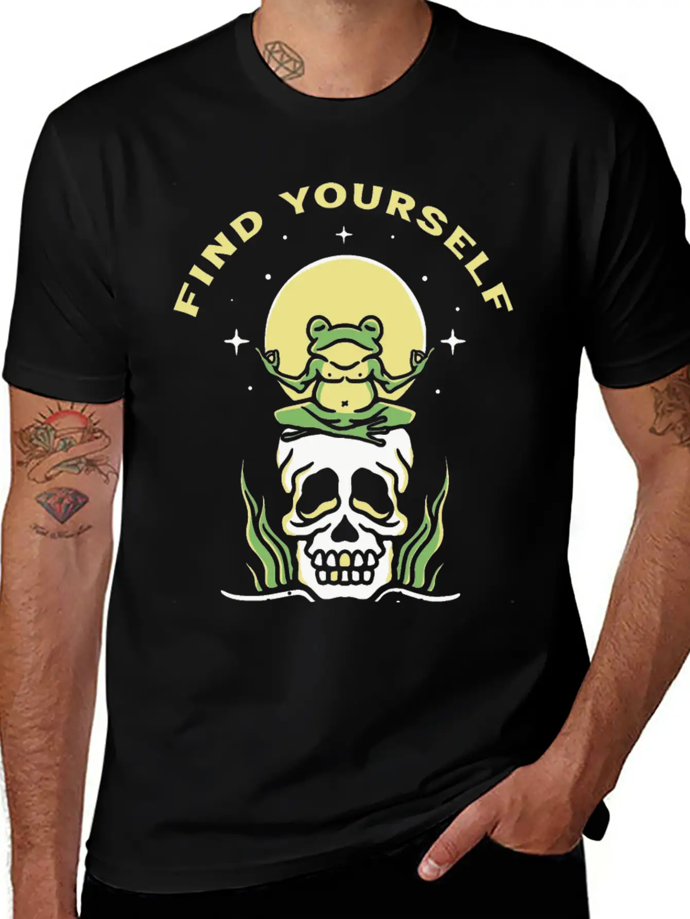 Find Yourself - Yoga Frog On Skull Basic Graphic T-Shirt – Daily Comfort In Soft Cotton