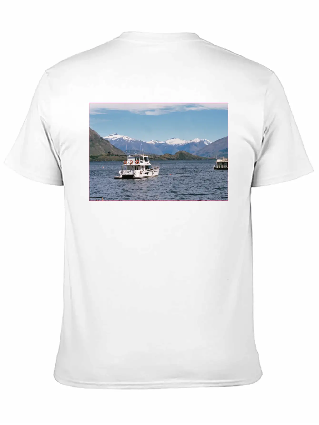 Lake Wanaka And Boat And Snowy Mountains Unisex Casual T-Shirt – Clean Design For Daily Comfort