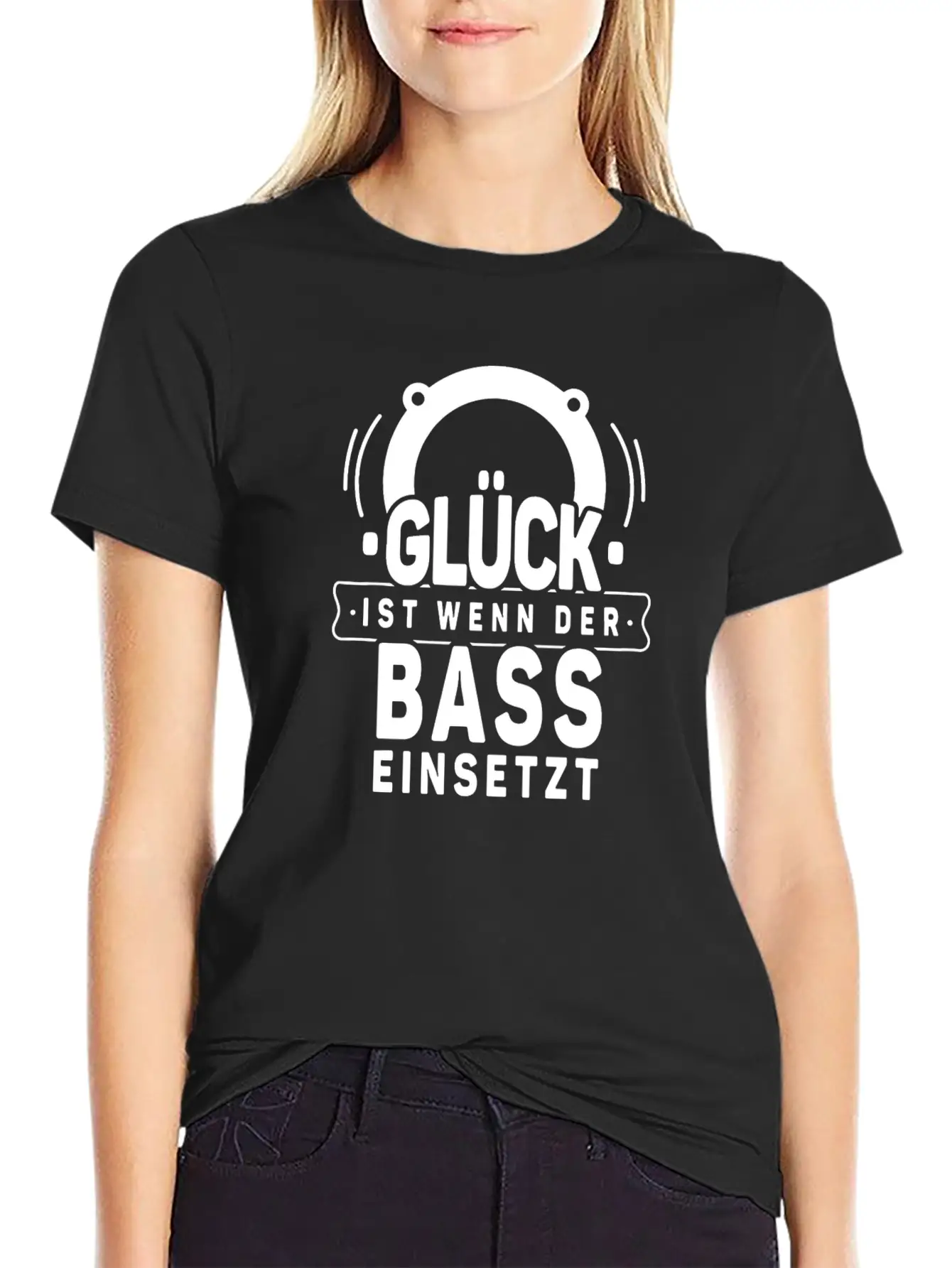 Motif Happiness Is When The Bass Uses Basic Graphic T-Shirt – Daily Comfort In Soft Cotton