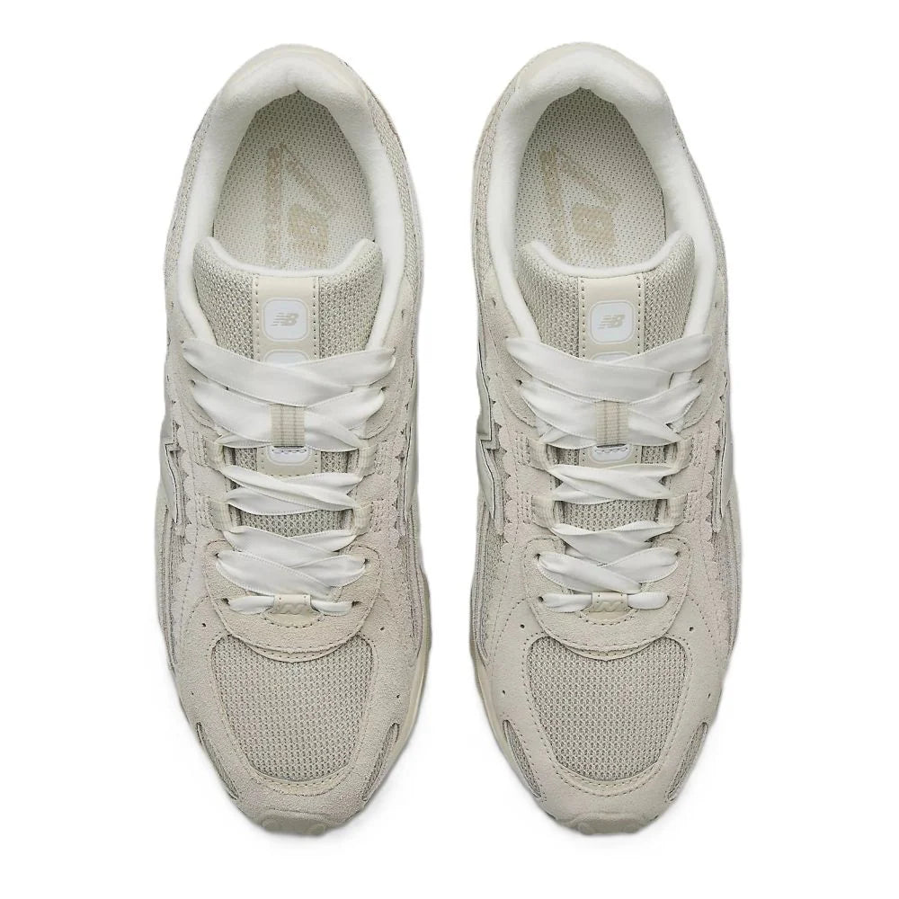New Balance Women's 204L in Sea Salt with Linen