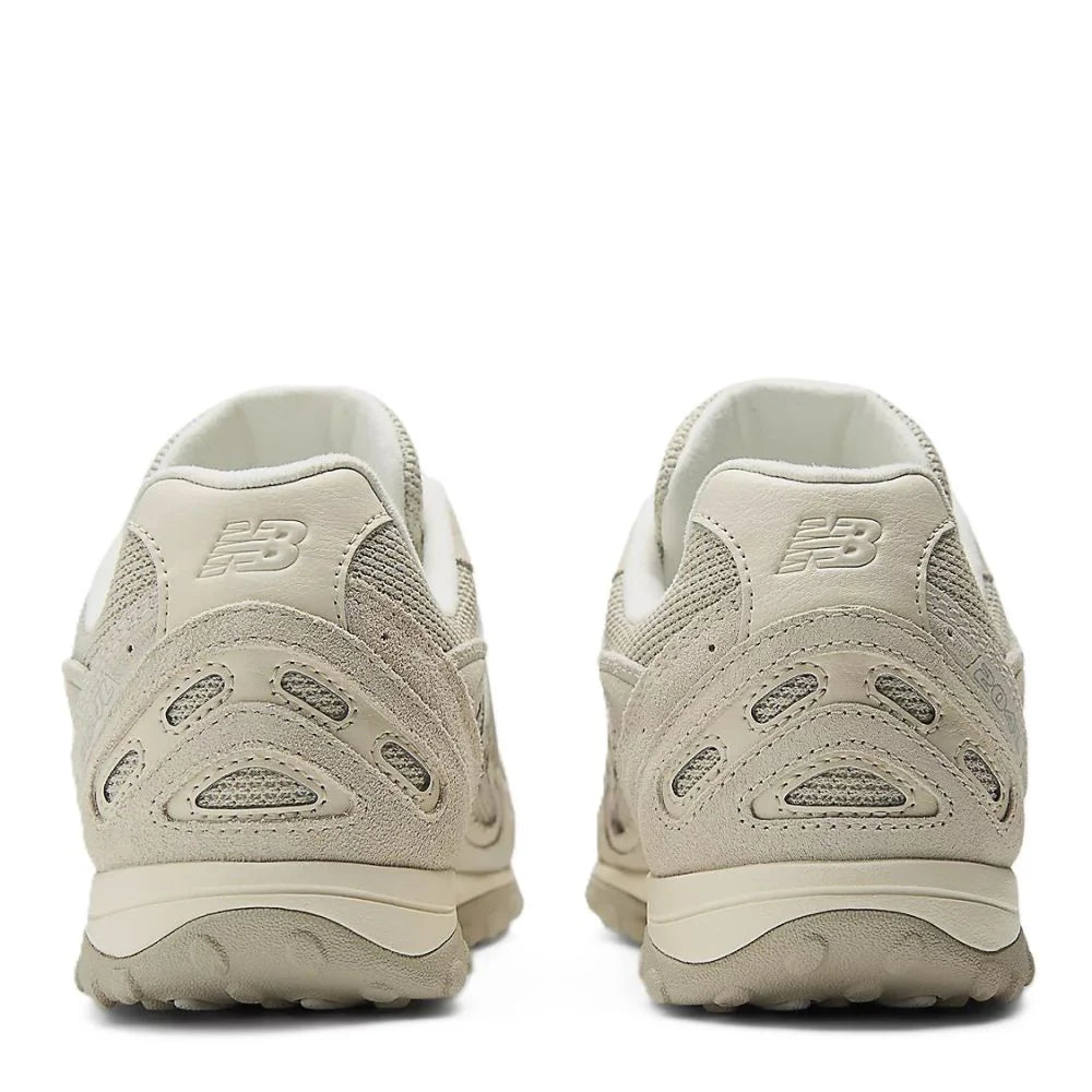 New Balance Women's 204L in Sea Salt with Linen