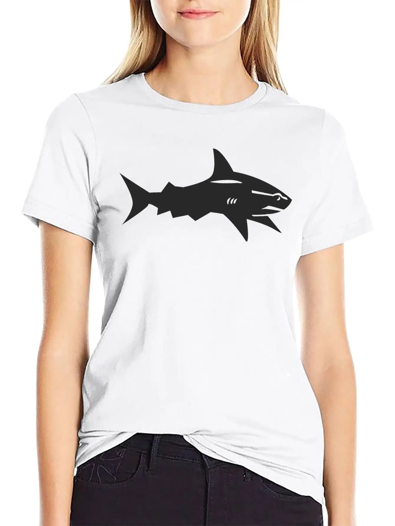 Shark Comfortable Minimalist Graphic Tee – Summer Style Essential