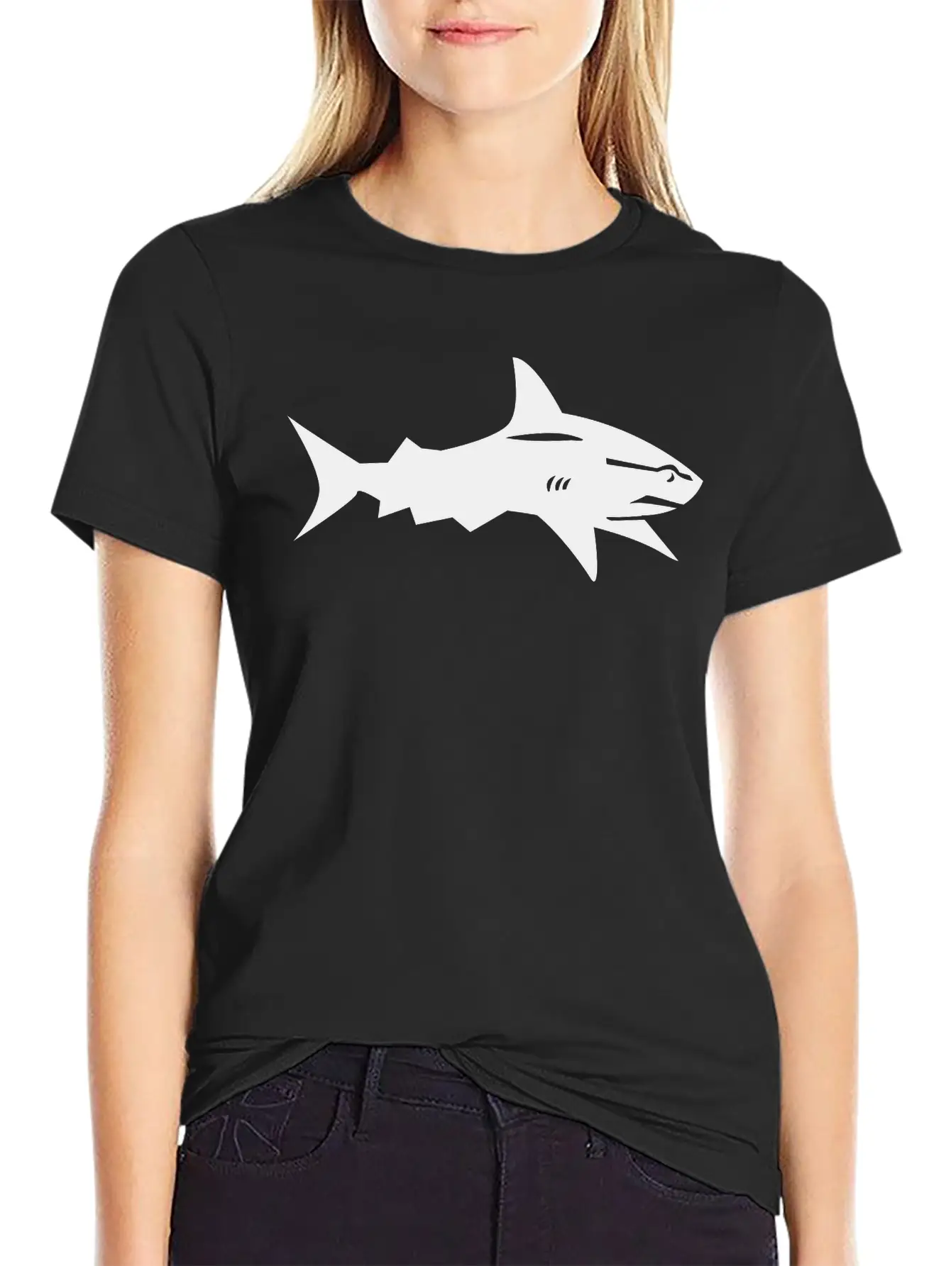 Shark Comfortable Minimalist Graphic Tee – Summer Style Essential