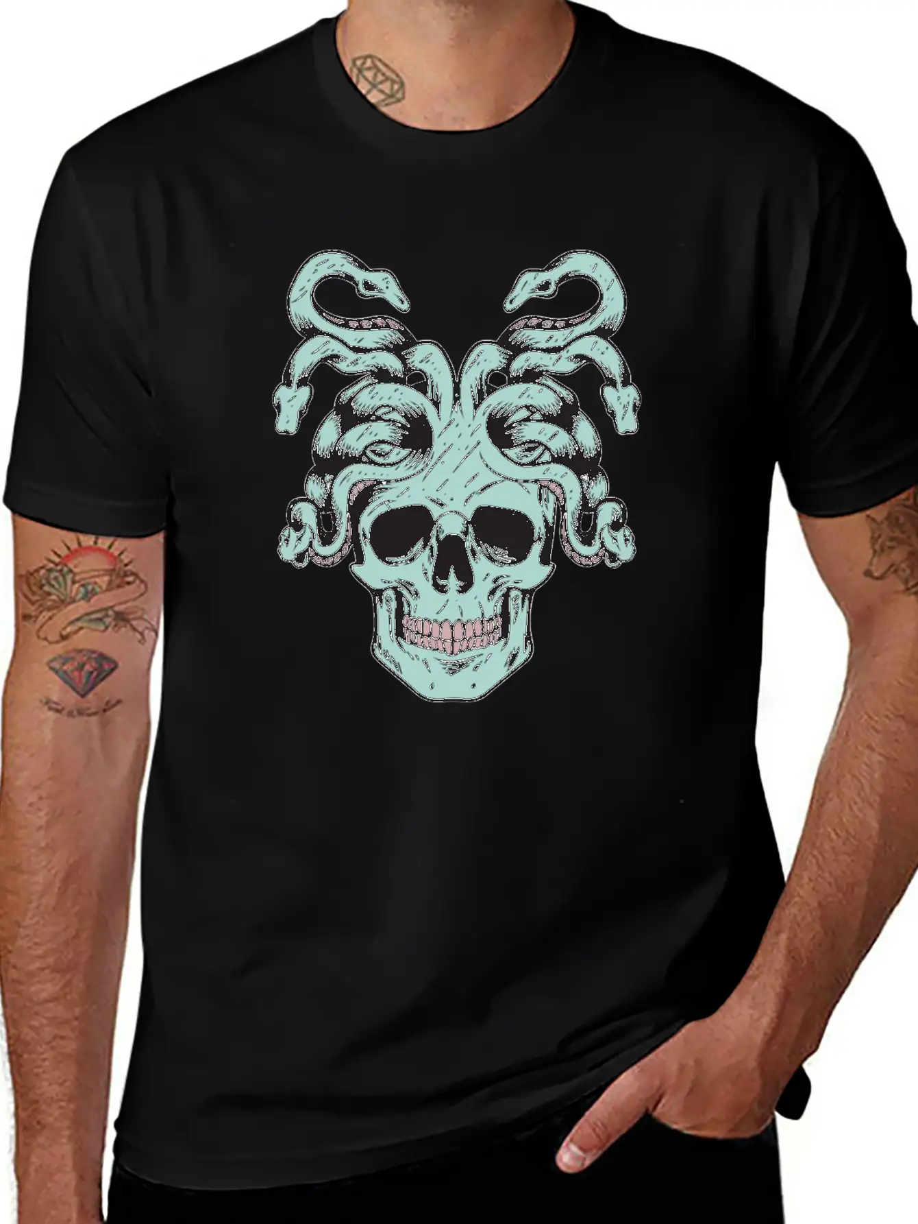 Skulls Character Comfortable Minimalist Graphic Tee – Summer Style Essential