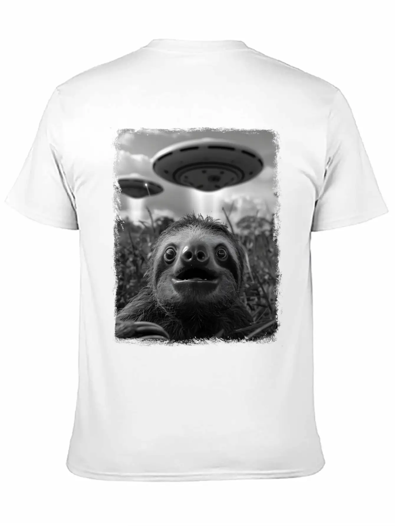Sloth Lazy UFO Alien Extraterrestrial Selfie Stylish Everyday T-Shirt – Unisex Basic Cotton Tee