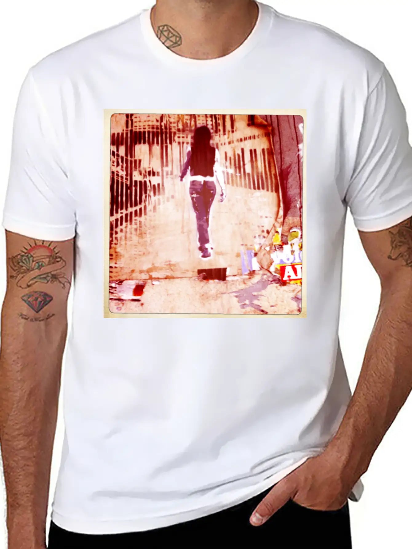 Streetart Berlin 02 Eu Stylish Everyday T-Shirt – Unisex Basic Cotton Tee