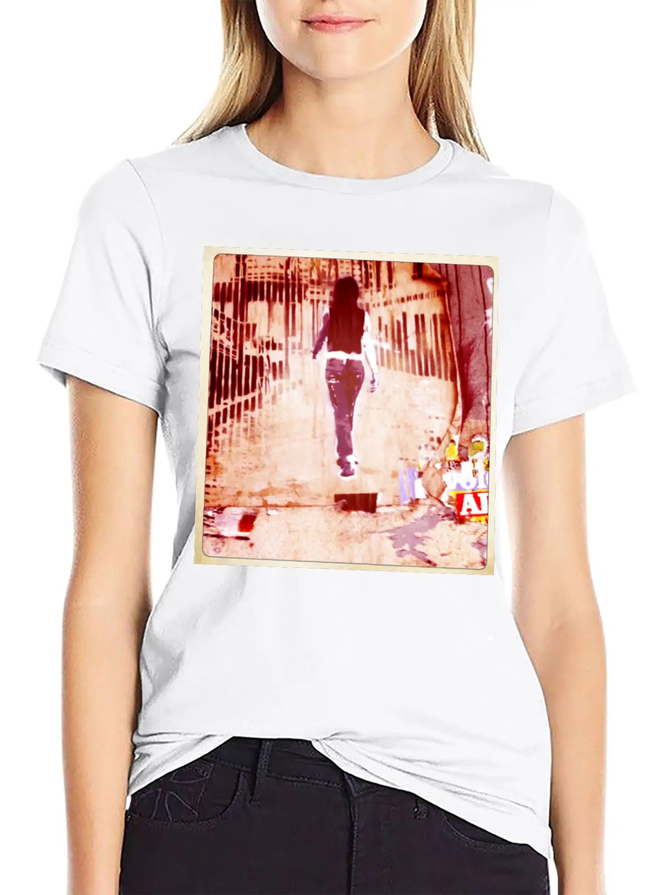 Streetart Berlin 02 Eu Stylish Everyday T-Shirt – Unisex Basic Cotton Tee