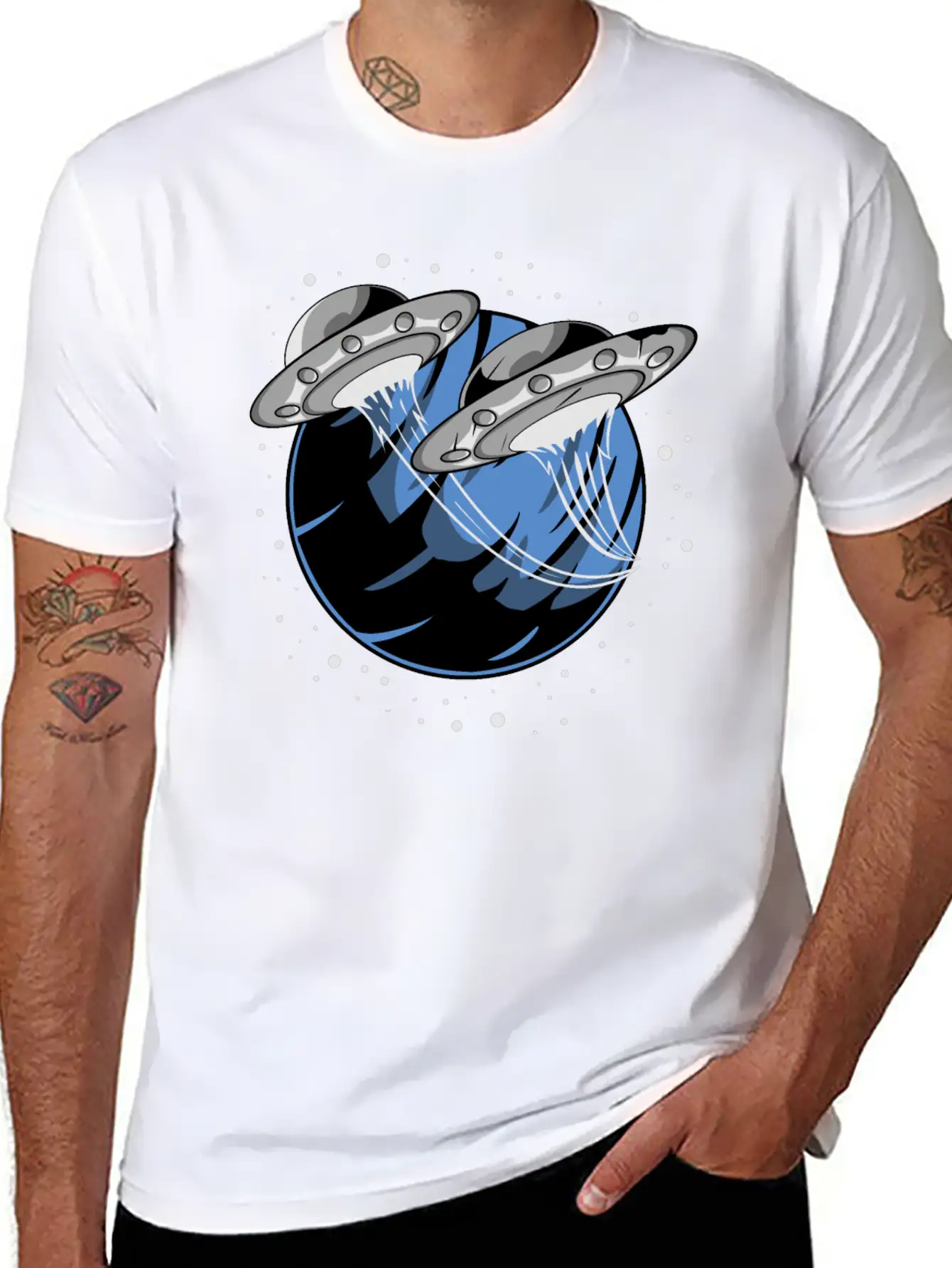 Universe UFO Flying Saucers Comfortable Minimalist Graphic Tee – Summer Style Essential